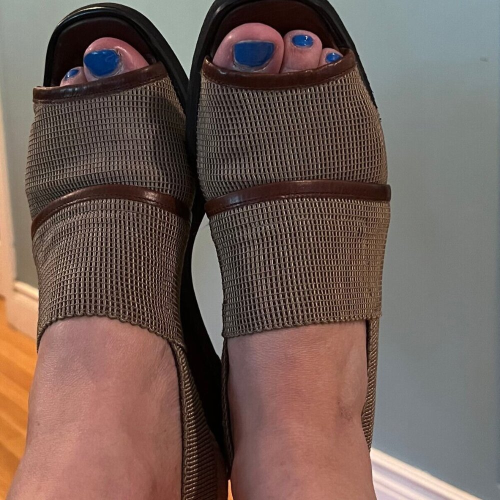 Cole Haan women flat sandals 7B